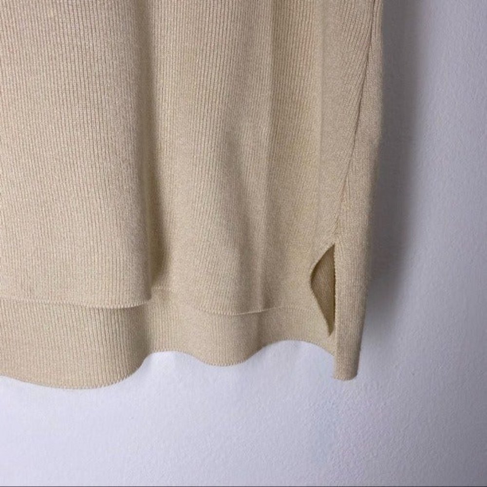 Valentino Tortoise Shell Button Sleeveless Collar… - image 5